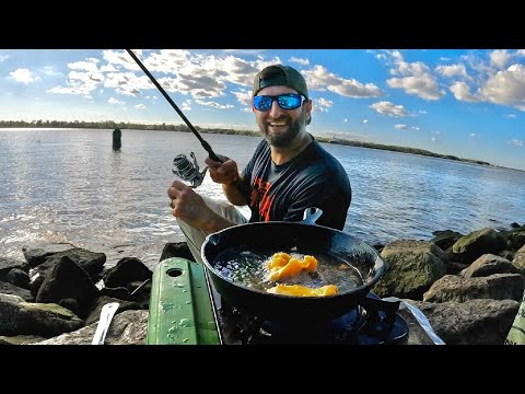 Видео: Рыбалка с берега и приготовление пищи на реке Миссисипи (ловля и приготовление)