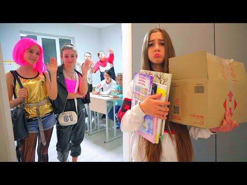 Видео: ДИАНА УШЛА СО ШКОЛЫ НАВСЕГДА! СЕСТРА БЛИЗНЕЦ И НОВЕНЬКАЯ ПРОИВ ЛЕДИ ДИАНЫ