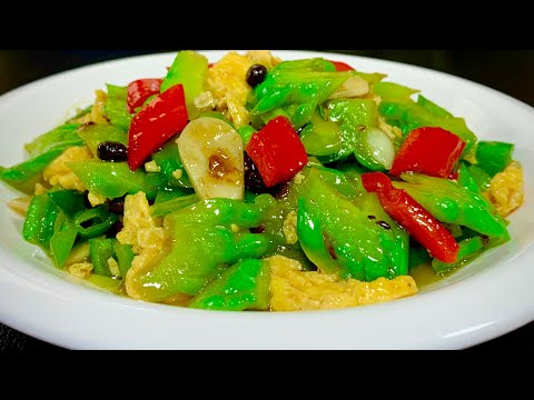 Видео: Яичница с горькой дыней, если вы хотите горькую дыню, а не горькую, маринование очень важно