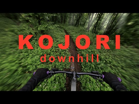 Видео: Неопытное ковыряние в грязи: даунхилл в Kojori | RightSide, DeadFall, Barbed | POV
