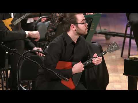 Видео: А. Шалов «Темно вишневая шаль». Солист - Арасланов Артем, балалайка