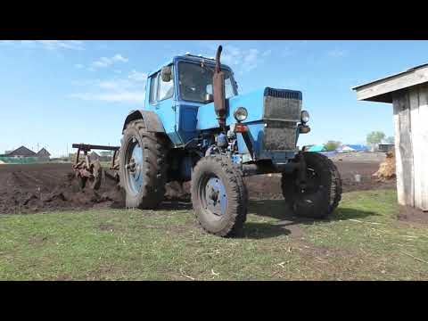 Видео: ТРАКТОР БЕЛАРУСЬ МТЗ-80 ДЕЛАЕТ КАНАВУ ДЛЯ ПОСАДКИ КАРТОШКИ!!!