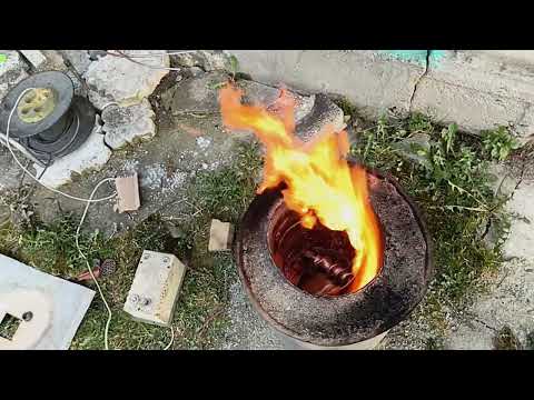 Видео: Печь на отработке, для плавки алюминия.