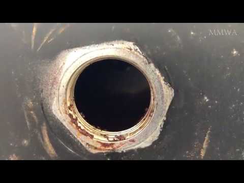 Видео: Ужасное шоу с топливным баком красного W124