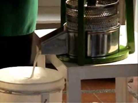 Видео: Производство кокосового масла на Филипинах