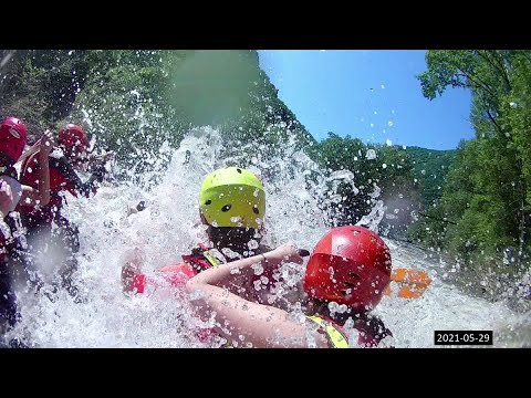 Видео: Рафтинг по река Струма / Rafting Struma Extreme Scenes