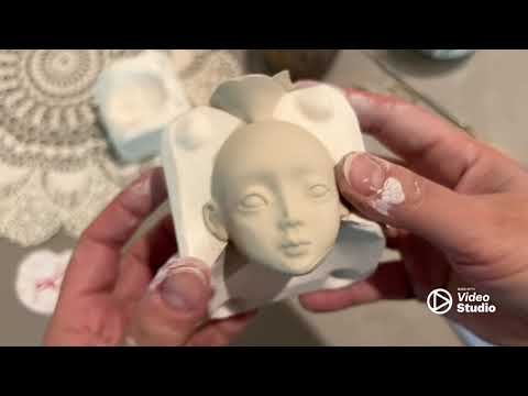 Видео: Отливка фарфоровых деталей, Casting porcelain doll parts.