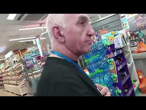 Видео: Полиция и Роспотребнадзор защитники просрочки и тараканов Дикси