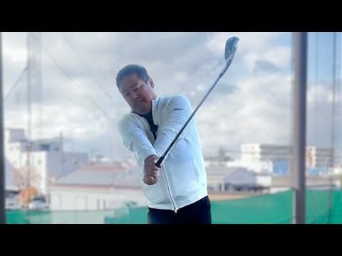 Видео: Как использовать гольф Клуб для гольфа от удара до финиша