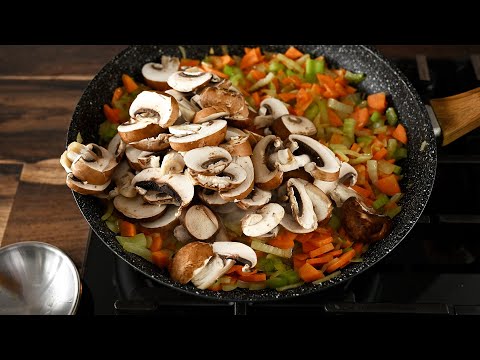 Видео: Он настолько вкусный, что его можно готовить снова и снова! Шепердс Пирог Делюкс: 100% веганский!