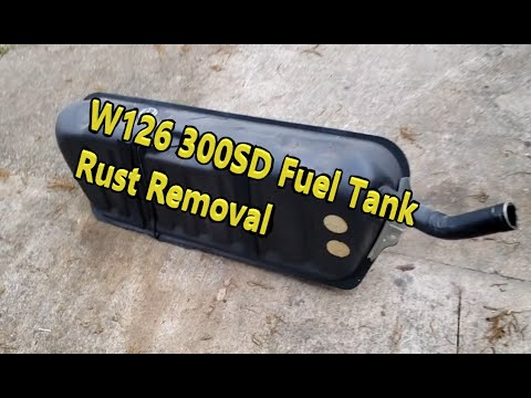 Видео: Mercedes W126 300SD — Удаление ржавчины с топливного бака дизельного двигателя — Часть 1 — Удален...