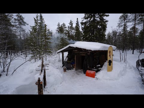 Видео: Жизнь в тайге. Готовлю окуня и щуку.  Быт. Дикая рыбалка.