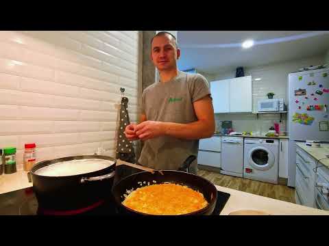 Видео: VLOG: Саша готовил ужин…хаос на кухне! А МАРИНА УЕХАЛА ЗА НАСТЕЙ