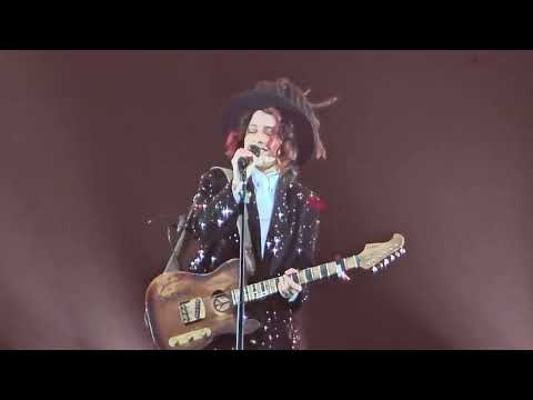 Видео: Zivert в Кишинёве 21.10.2025_7