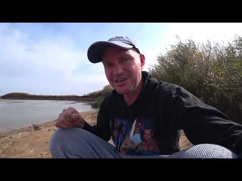 Видео: РЫБАЛКА ДИКАРЁМ.ЛЕПЕШКА НА УГЛЯХ И УХА ИЗ МАЛЬКА 😀