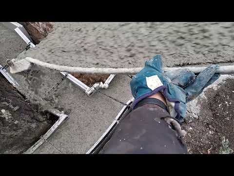 Видео: заливаем бетон в не разборную опалубку как все разваливается