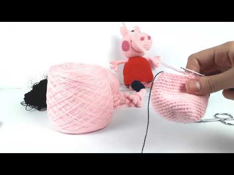Видео: Свинка Пеппа крючком, мастер класс. Peppa pig crochet (Видео урок 3. Тело и платье)