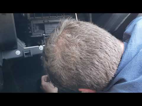 Видео: Замена кондиционера и электродвигателя вентилятора отопителя Ford Edge на Are Jay the Redneck.