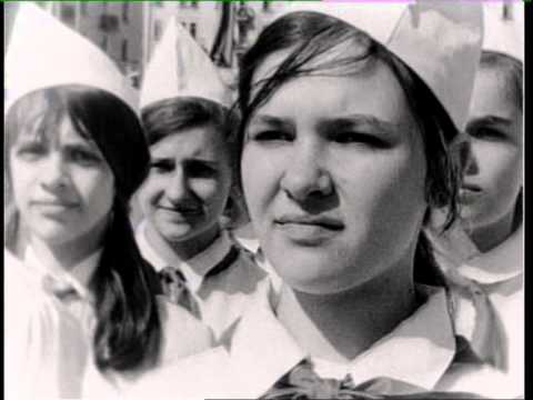 Видео: День пионерии в Череповце 1972 год