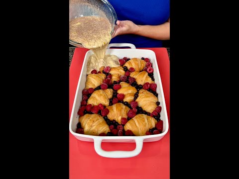 Видео: Простая выпечка ягодного круассана! 🫐🍓