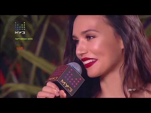 Видео: Выступление MOLLY на Партийной зоне Муз Тв (15.09.19)