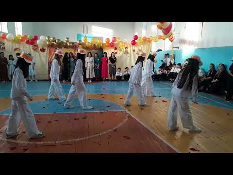 Видео: Танец на осенний бал. #танец #осеннийбал #школа