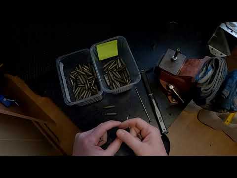 Видео: Декапсулирование гильз с капсюлем бердан