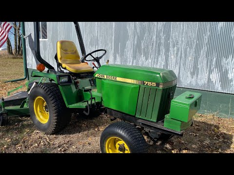 Видео: Замена масла в John Deere 755 и добавление ящика для инструментов для 755