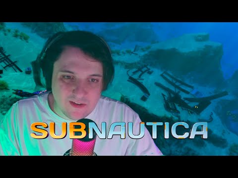 Видео: НАЧИНАЕМ ВЫЖИВАТЬ • Subnautica #1
