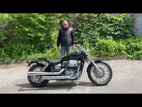Видео: Осмотр мотоцикла Honda Shadow Slasher 400 с пробегом 22000км