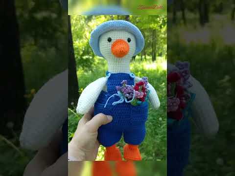 Видео: Goose crochet Вязаный гусь