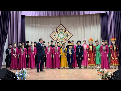 Видео: Концерт ансамбля «Герел» им Эмбы Манджиева в Джалыково. Ведущий -  Эрдня Поштаров.
