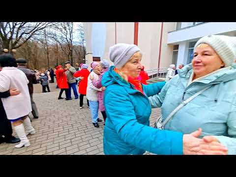 Видео: 7.11.25г... "Белая Ночь"... Саша Рычкова... звучит на Танцполе в Гомельском парке... 