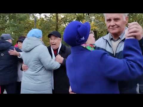 Видео: 20.10.2024.💃😘🤗Женщина любимая.В Гомельском парке.