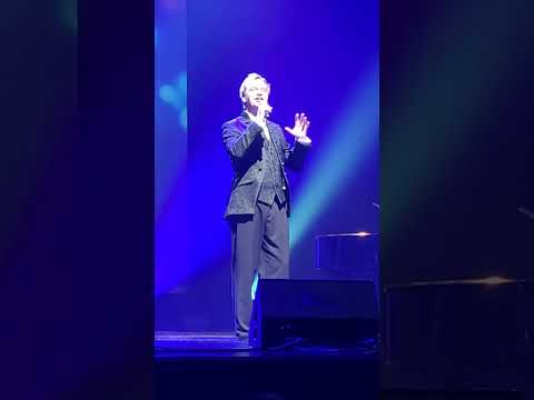 Видео: Алексей Гоман "Южная ночь" "Она любила вишни" 24.09.2025 СПб Юбилейный концерт Ларисы Рубальской 