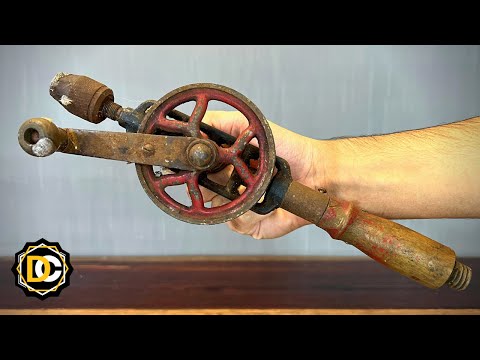 Видео: Старинная ржавая ручная дрель - Реставрация - WorkshopDC