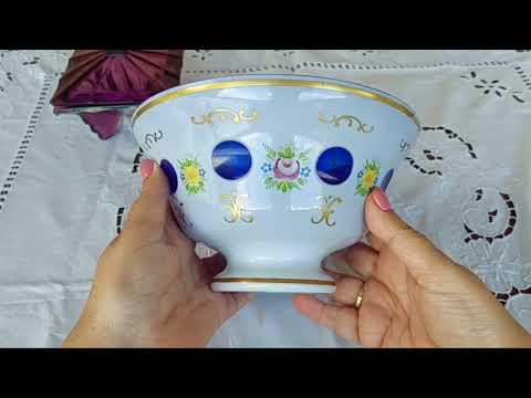 Видео: У меня собралась КРАСИВАЯ КОЛЛЕКЦИЯ предметов из ЦВЕТНОГО СТЕКЛА