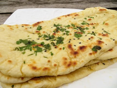 Видео: Самый популярный индийский хлеб (наан) / Индийская лепешка с зеленью и чесноком