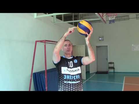 Видео: Планирующая подача мяча в прыжке