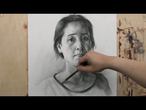 Видео: Рисуем женский портрет углем.