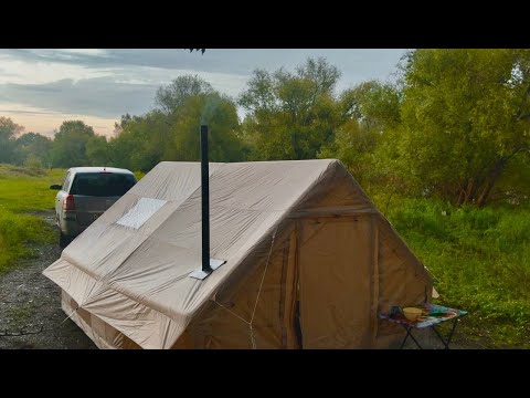 Видео: Холодная ночь с новой печкой на рыбалке у реки всей семьей.Обзор печи.