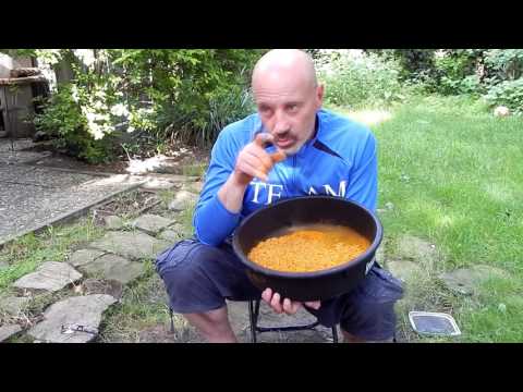 Видео: Фидерная ловля. Подготовка опарыша к успешной рыбалке и длительному хранению