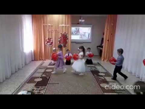 Видео: Танец ко Дню Матери в детском саду "Мамино сердце"