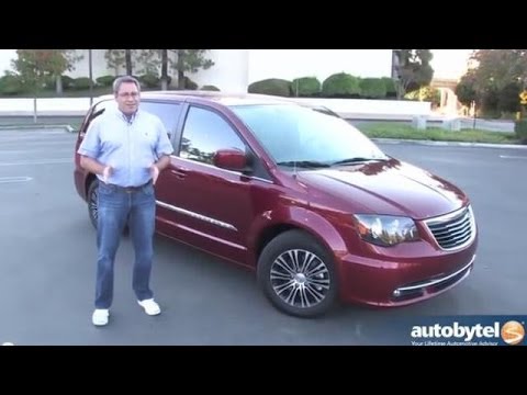 Видео: Обзор минивэна Chrysler Town & Country S 2014 года
