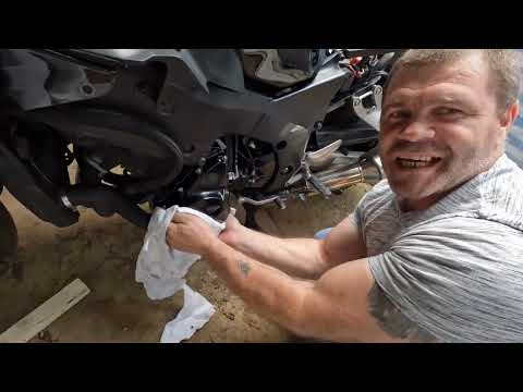 Видео: Замена генератора на Honda CBR 1100 XX BlackByrd  Дрозде