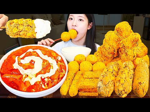 Видео: ASMR MUKBANG | Сладко-солёный хрустящий! Приправленный куриный токпокки с сырными шариками.
