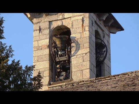 Видео: Италия [4K] Колокола в Кавандоне звонят во время новогоднего заката