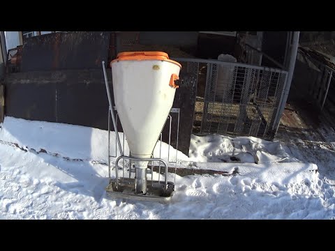 Видео: 371‼️Обзор бункерной кормушки ‼️Ответ хейтерам😈