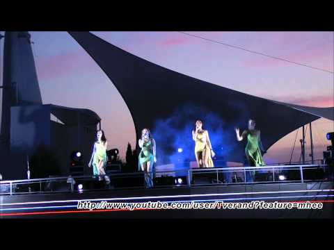 Видео: Геленджик 28 июля 2012 выступление группы "Блестящие"