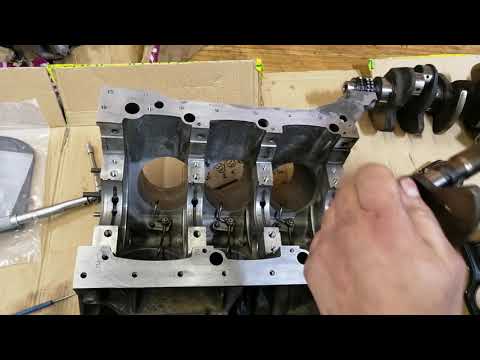 Видео: Ремонт двигателя 272  Мерседес R 350 V6